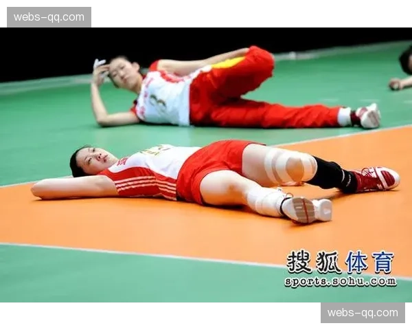 泰国举重公开赛开幕，亚洲多国选手为世锦赛热身